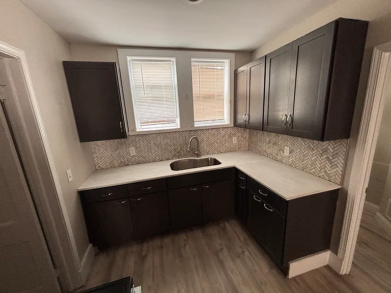 799 Niagara St #1 — Photo 5