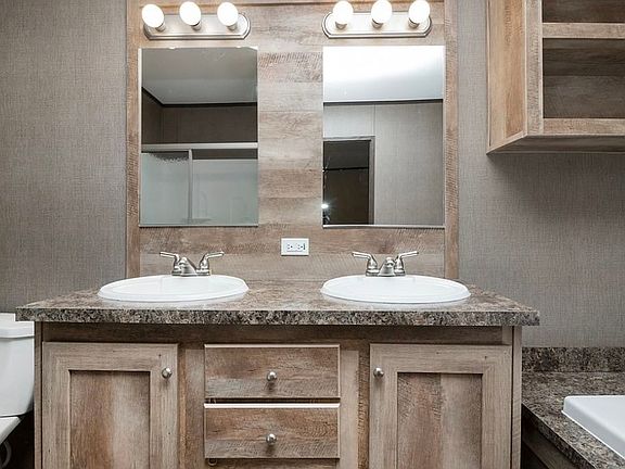 5th image of 471 Bridlewood Dr