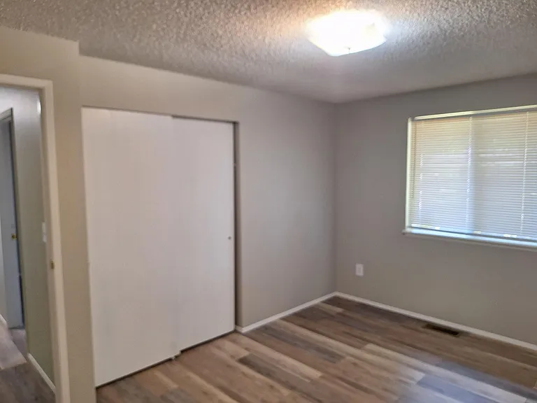 265 NE Silver Pine Dr — Photo 14