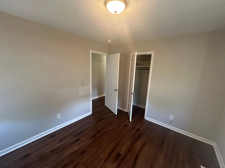 1904 Oglesby Dr NW — Photo 5