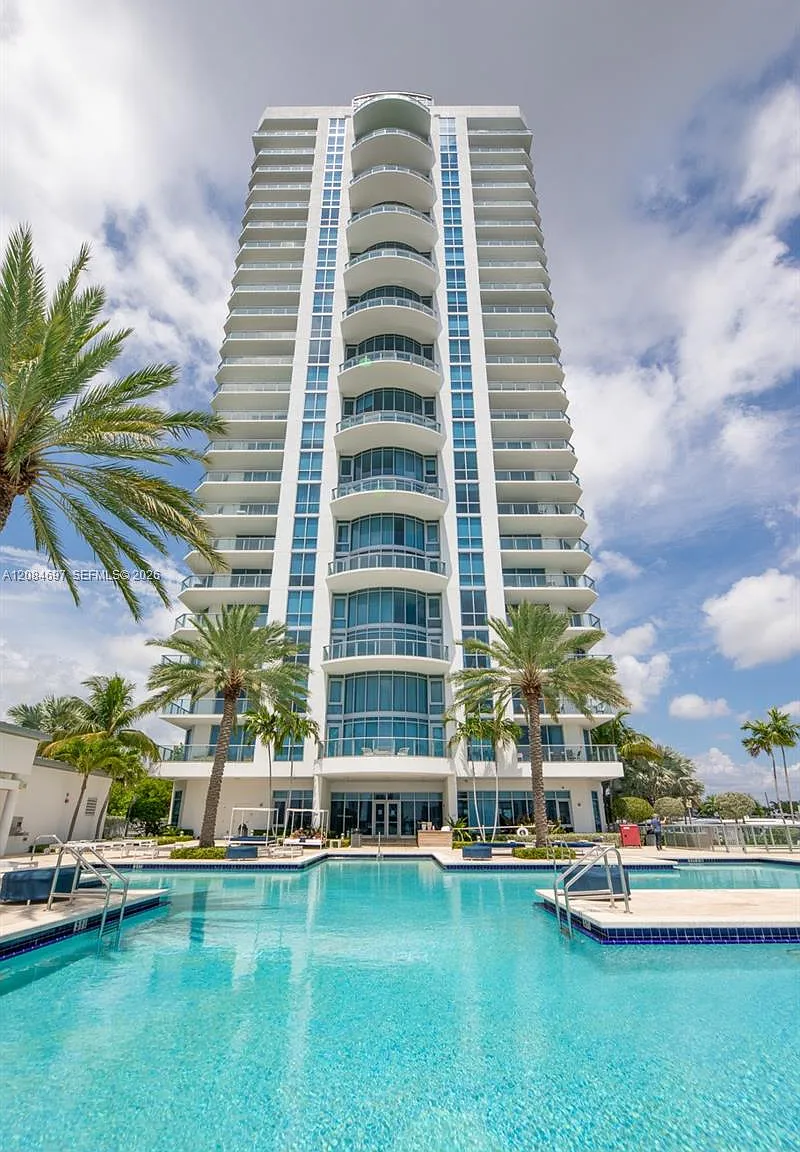 Marina Palms Residences S — Photo 1