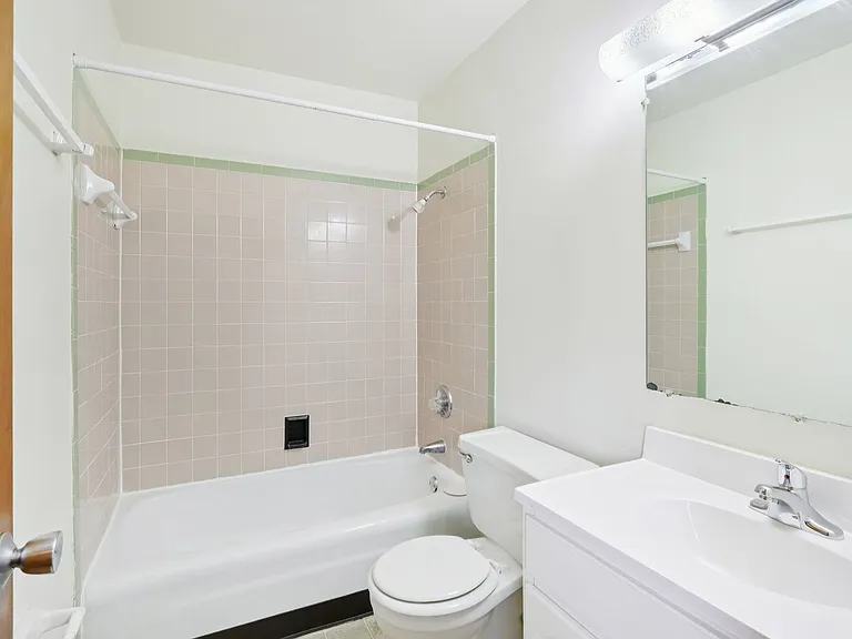 Fountain Park Apartments | Specials Available — Photo 44