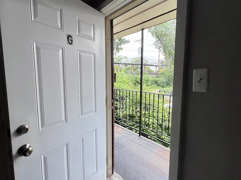 8627 S Ingleside Ave #2G — Photo 8