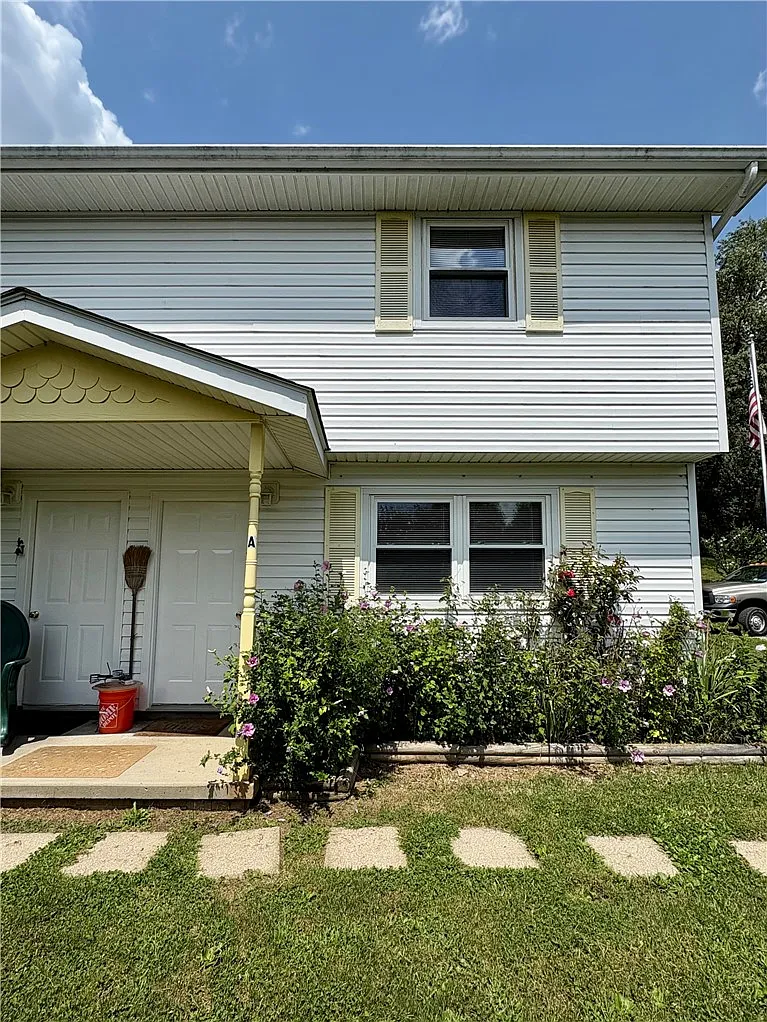 2 bed, 1796 sqft, $900 — Photo 1