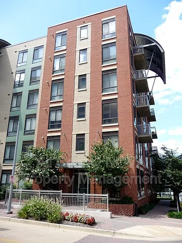 1200 N Hartford St #212 Photo 1