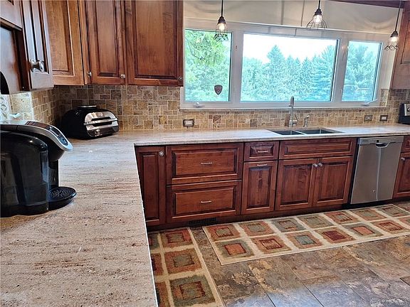 3rd image of 2110 W Alexandersville Bellbrook Rd