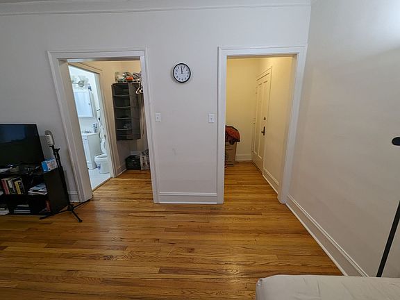 3rd image of 6439 N Newgard Ave #1E