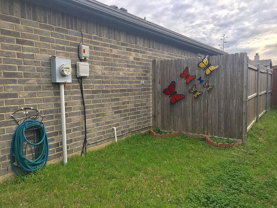 2nd image of 1411 Baylee St