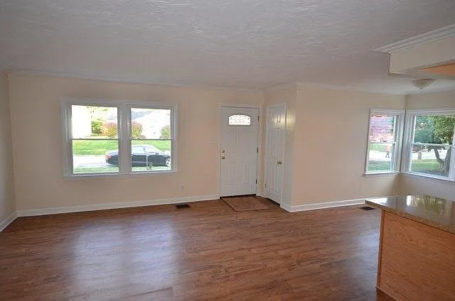 2622 Fairland St — Photo 9