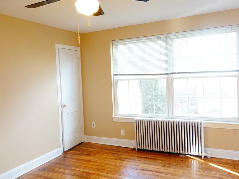 8400 Greenwood Ave — Photo 49
