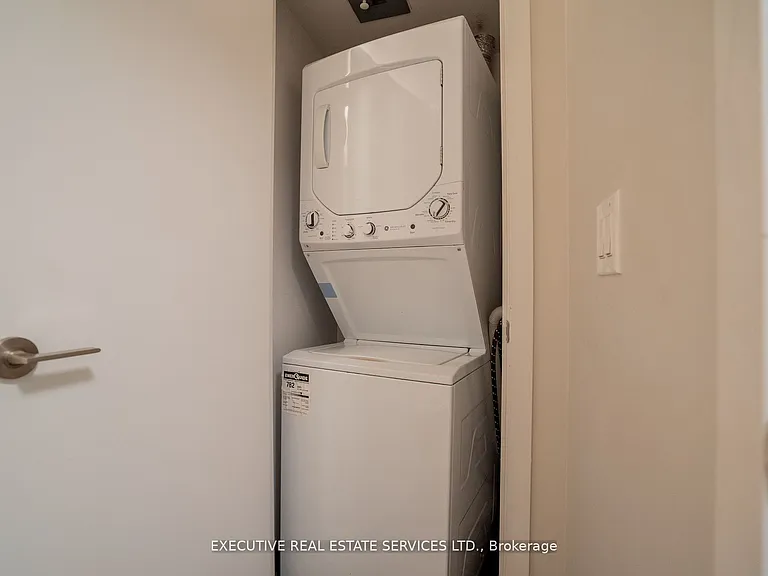 36 Lisgar St #1902E — Photo 10