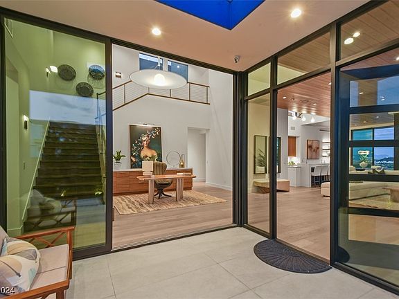 4th image of 644 Scenic Cliff Dr