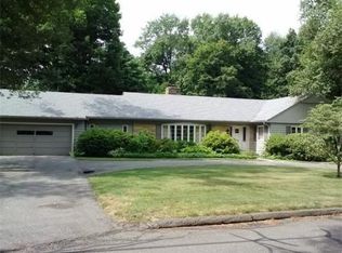 63 Crestview Cir, Longmeadow, MA 01106