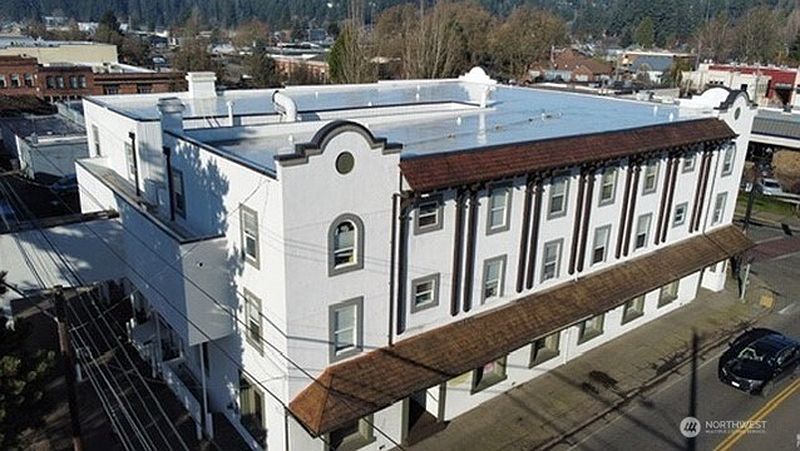 2nd image of 101 S 1st Street