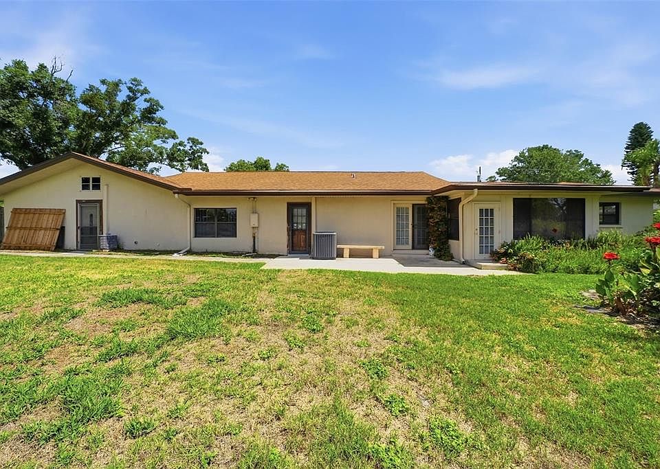 1st image of 3133 Bay Ln