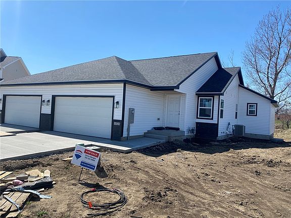 2nd image of 1024 Adler Ct