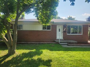 8630 N Evangeline St, Dearborn Heights, MI 48127