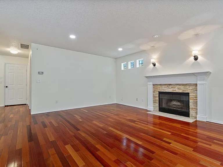 242 NE 49th Ave — Photo 10