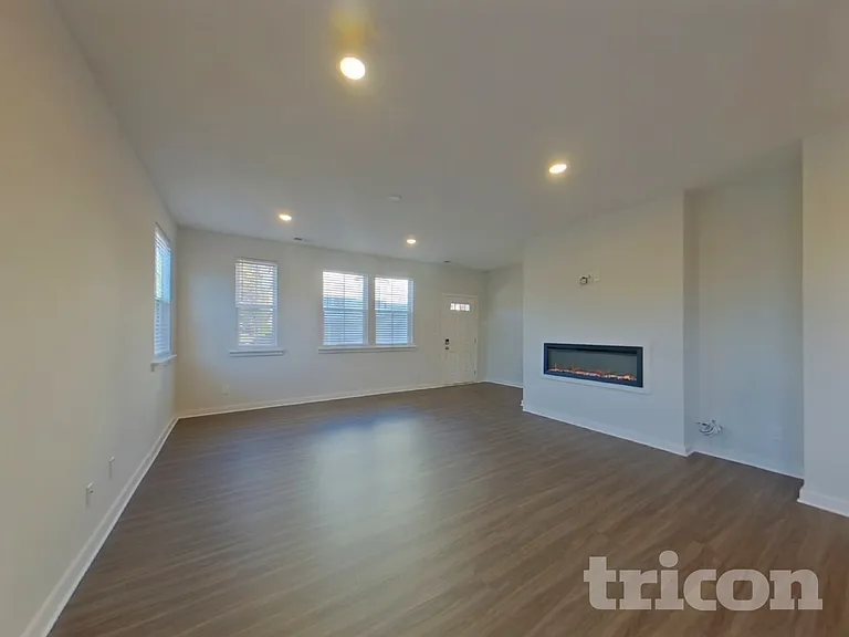 13869 Hill St — Photo 5