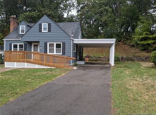 33 Hartland Rd, Manchester, CT 06042