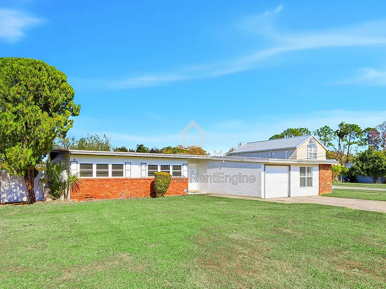 2705 Gulfstream Rd — Photo 2