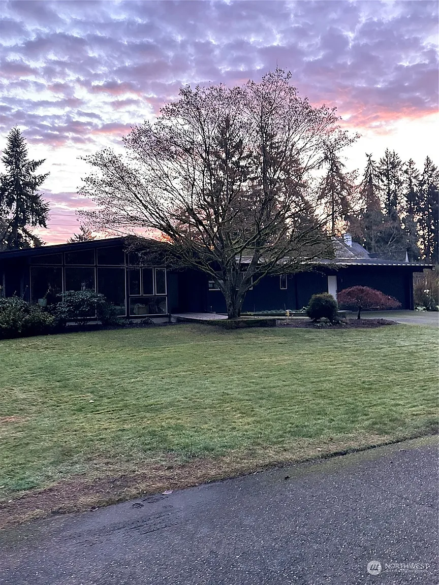 16 Forest Glen Lane SW photo 1