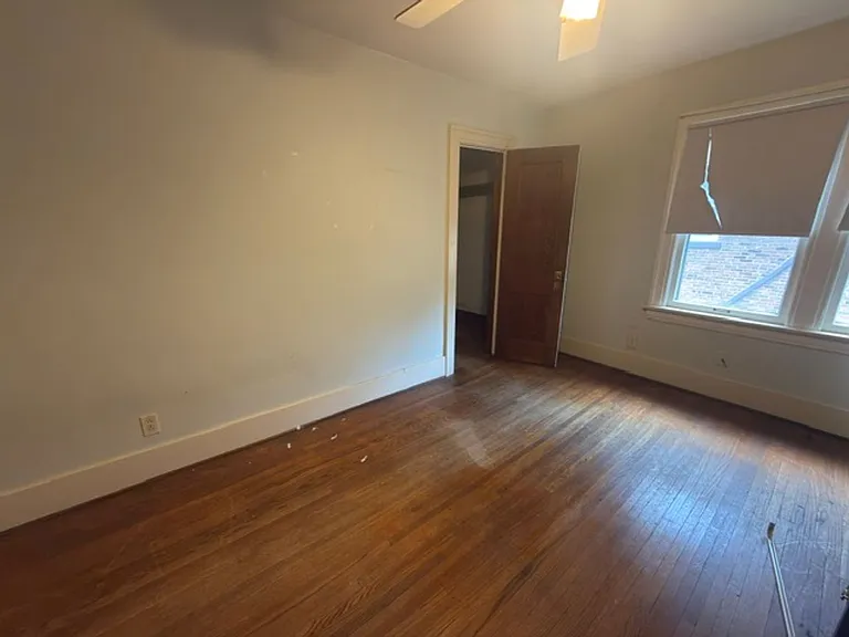 1004 S Busey Ave — Photo 7