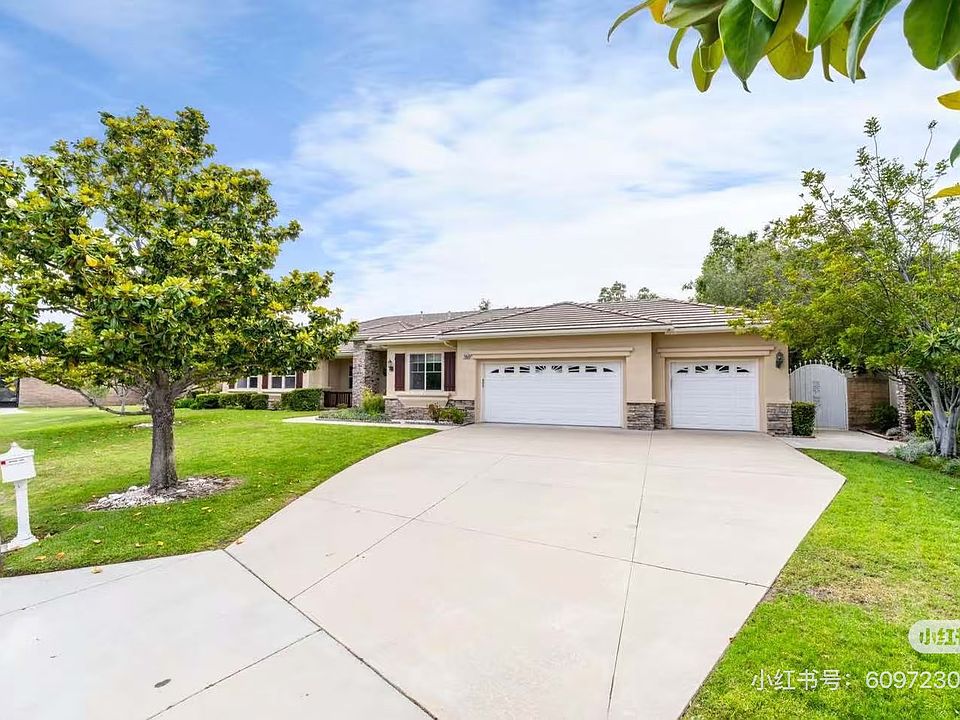 1st image of 7064 Isle Ct