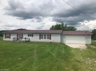 8304 Edie Hill Rd SE, Uhrichsville, OH 44683