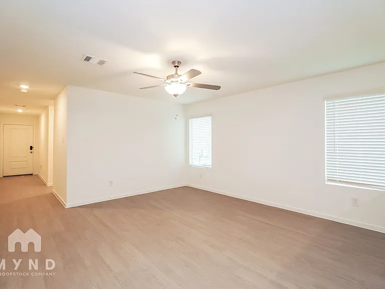2640 Mistwood Dr — Photo 9