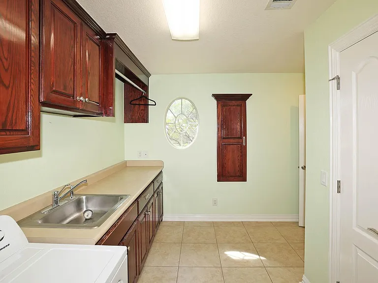6802 Thunder Rd — Photo 34