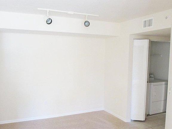 4th image of 1008 Villa Lane