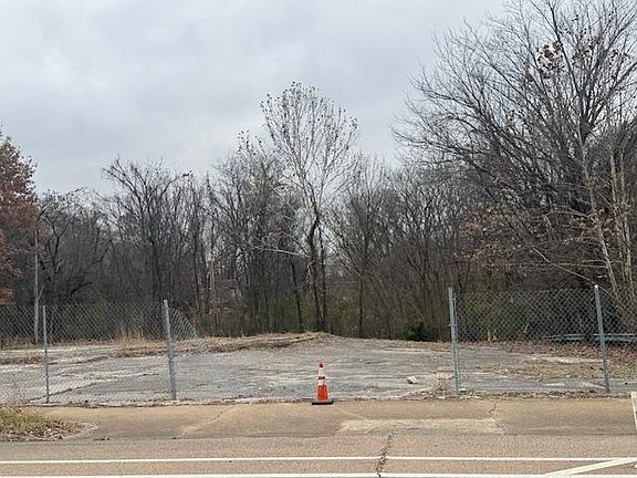 5th image of 583 E East H Crump Blvd Lot 2 & 3
