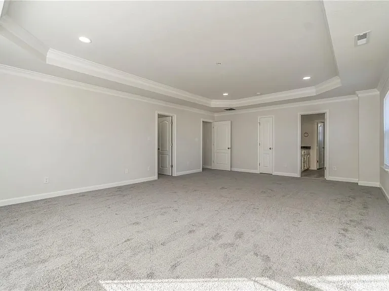Master Bedroom (Massive)