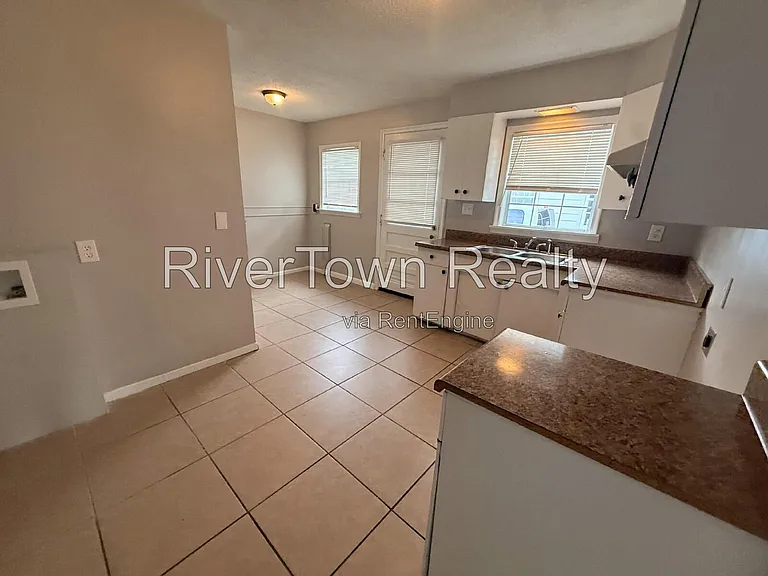 108 N Holmes St — Photo 11