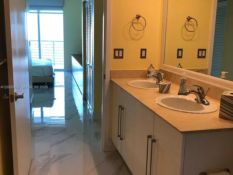 325 Biscayne Blvd #2523 — Photo 30