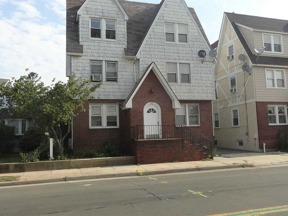 2nd image of 239 Maple Ave APT 2B