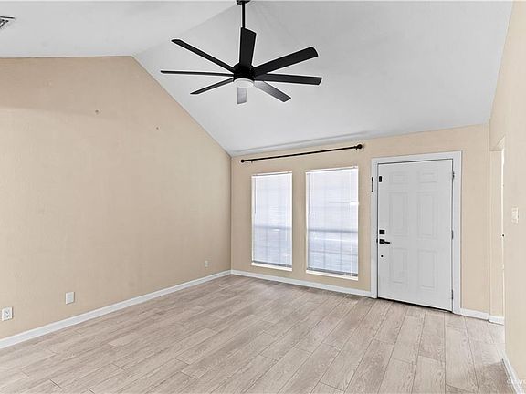 4th image of 4229 Goldcrest Ave
