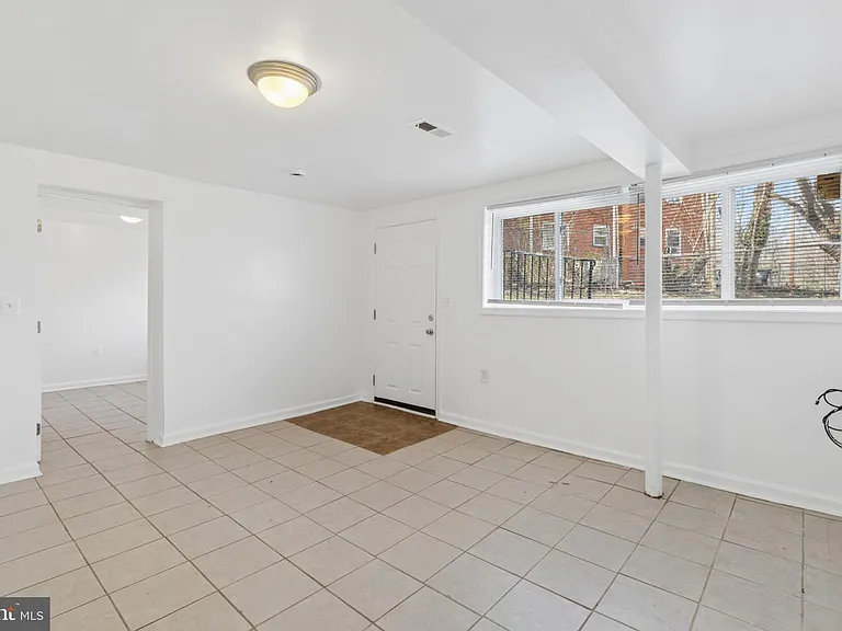 407 Lebaum St SE #4 — Photo 6