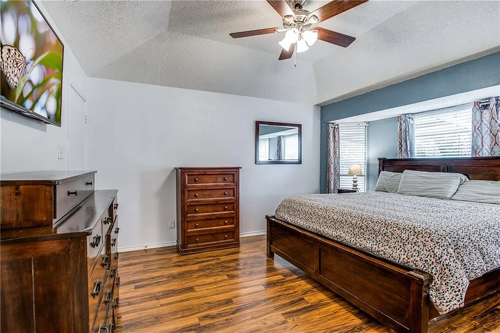 3 bed, 1434 sqft, $2,500 — Photo 3