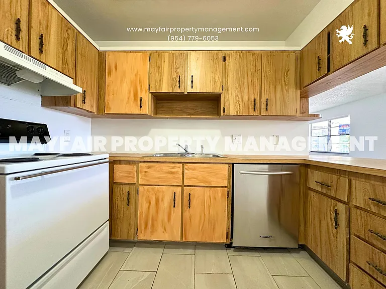 1331 S Federal Hwy #5 — Photo 3
