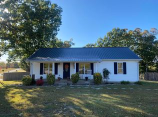 1553 Clydeton Rd, Waverly, TN 37185