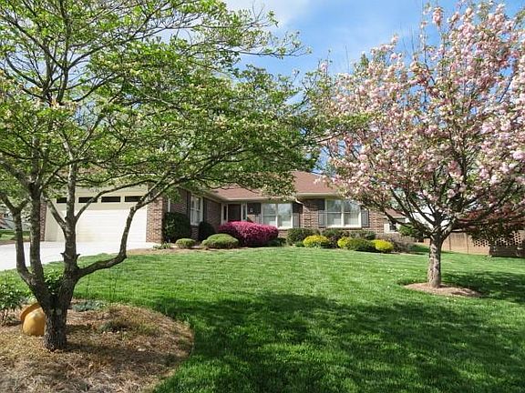 2nd image of 29 31st Avenue Ct NE