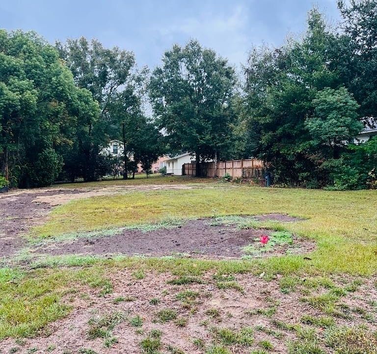 1st image of 209 Pecan Ave
