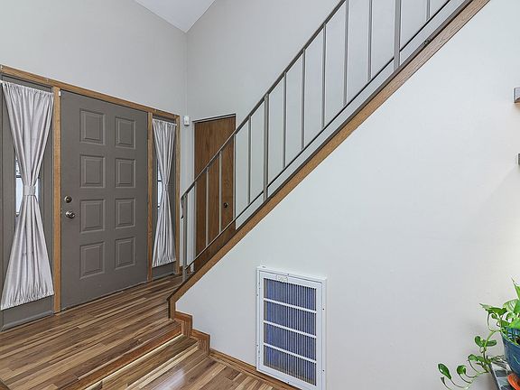 5th image of 517 East Ave