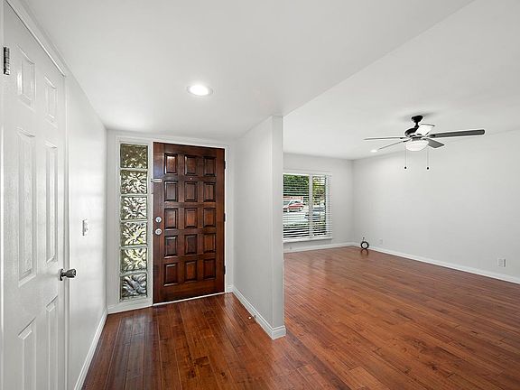 3rd image of 246-48 Coralwood Ct