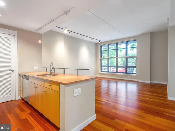 319 Vine St APT 105, Philadelphia, PA 19106