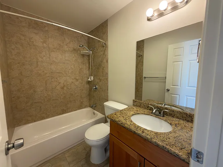 900 Alvarez Ave — Photo 13