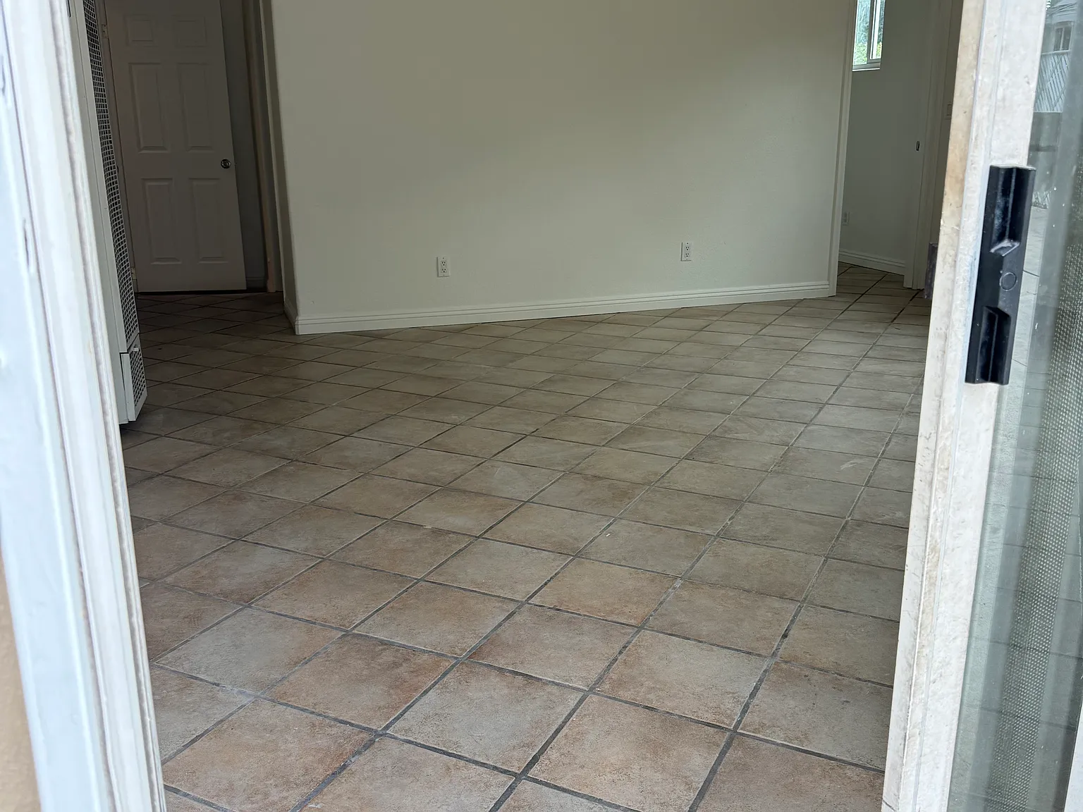 2 bed, 1.5 bath, $2,090 — Photo 3