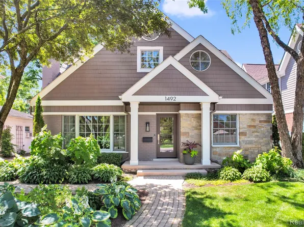 1492 Pierce St, Birmingham, MI 48009